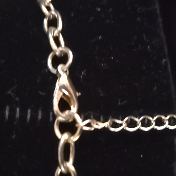 Elegant Vintage Gold and White Faceted Floral Necklace. Perfect! - Picture 5 of 8